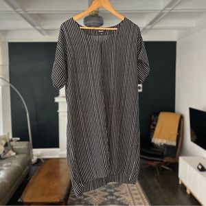 Madewell Black & White short sleeve shift dress (Size M)